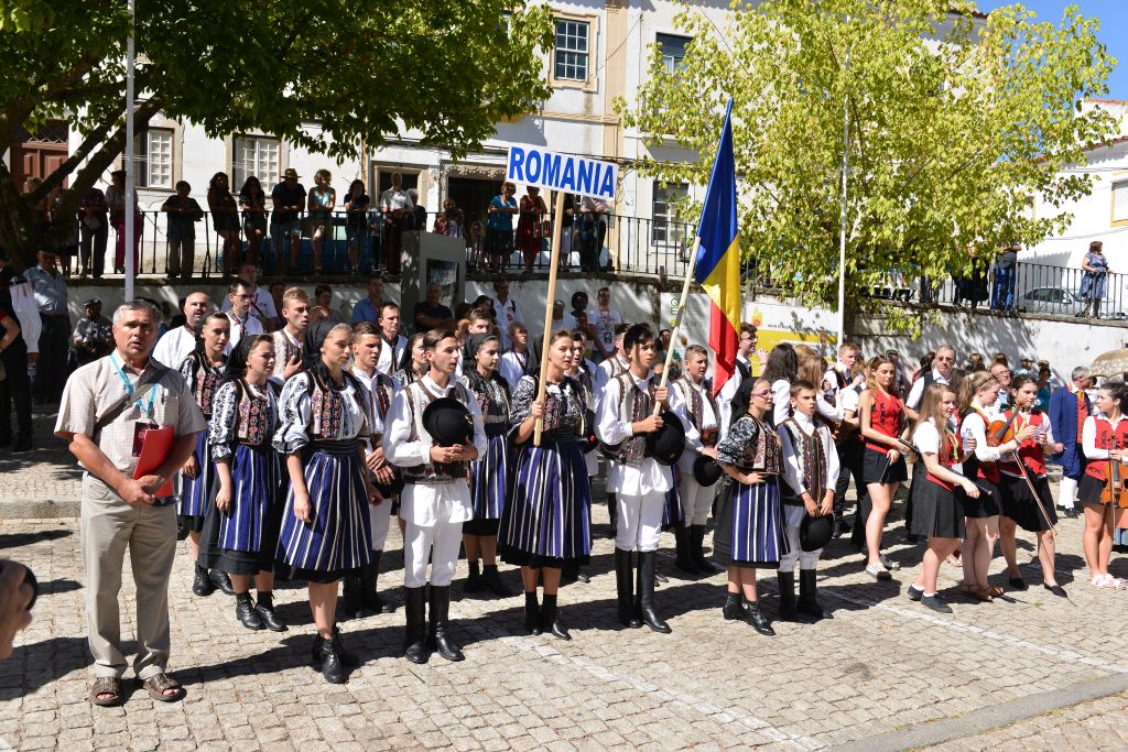 Ansamblul Folcloric Sinca Noua | Festivitatea de deschidere | Portugalia, Montemor-o-novo 2015